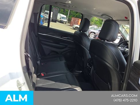 Used 2023 Jeep Grand Cherokee Limited AWD/4WD image 15