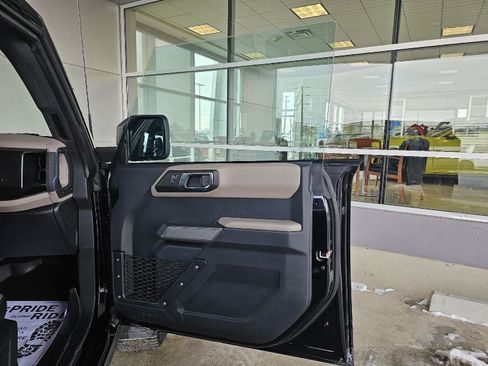 Used 2023 Ford Bronco Wildtrak image 13