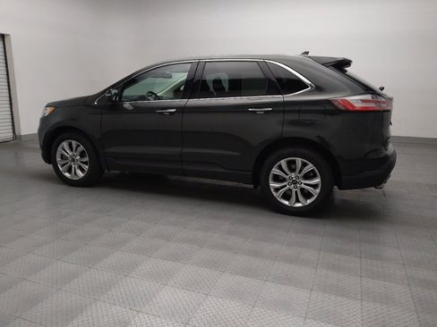Used 2024 Ford Edge Titanium image 3