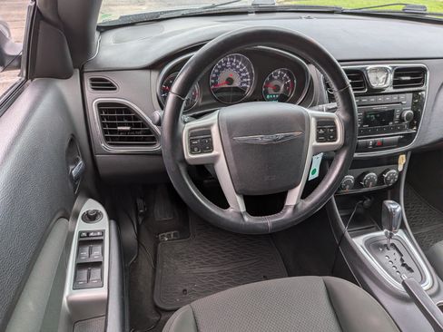 Used 2012 Chrysler 200 Touring FWD image 14