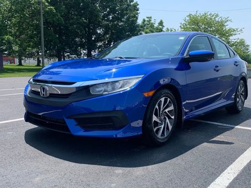 Used 2017 Honda Civic EX image 3