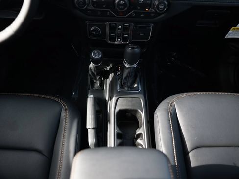 New 2026 Jeep Wrangler Unlimited Sahara AWD/4WD image 27