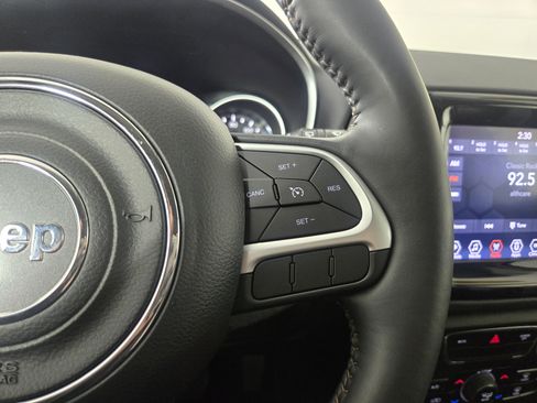 Used 2018 Jeep Compass Limited AWD/4WD image 15