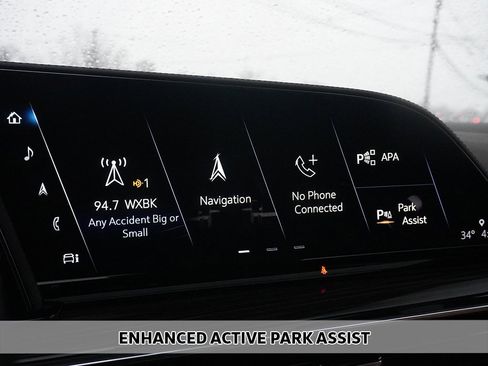 Used 2022 Cadillac Escalade Premium Luxury image 7