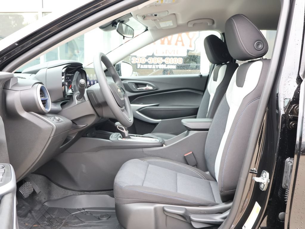 New 2026 Chevrolet Trax LS w/ LS Convenience Package FWD image 11