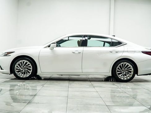 Used 2022 Lexus ES 350 Ultra Luxury w/ Accessory Package 2 FWD image 10