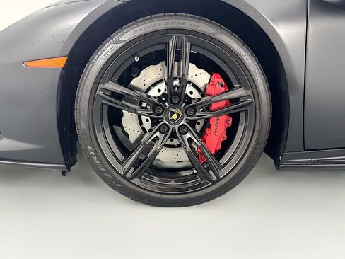 Used 2021 Lamborghini Huracan EVO RWD image 31