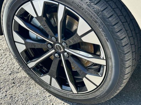 New 2026 Volvo XC60 T8 Plus w/ Protection Package Premier AWD/4WD image 9