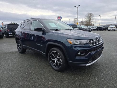 Used 2024 Jeep Compass Limited image 1