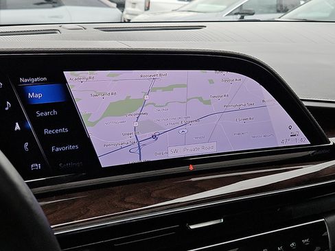 Used 2023 Cadillac Escalade Sport Platinum w/ LPO, ONYX Package image 17