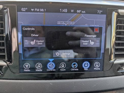 Used 2017 Chrysler Pacifica Touring-L FWD image 5