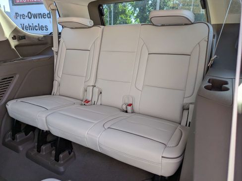 Used 2024 GMC Yukon Denali w/ Advanced Technology Package AWD/4WD image 14
