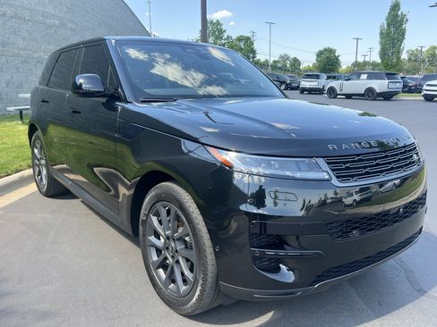 Used 2024 Land Rover Range Rover Sport SE AWD/4WD image 9