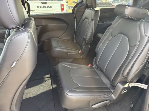 New 2026 Chrysler Voyager LX image 21