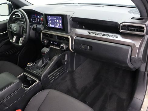 Certified 2024 Toyota Tacoma TRD Off-Road AWD/4WD image 35