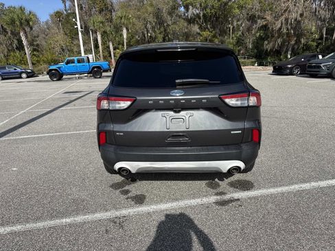 Used 2020 Ford Escape SE image 4