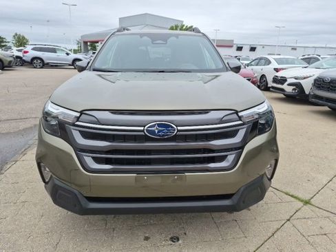 Certified 2025 Subaru Forester Premium AWD/4WD image 3
