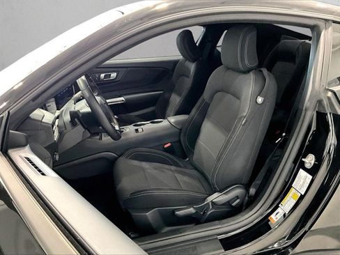 Used 2025 Ford Mustang GT image 27