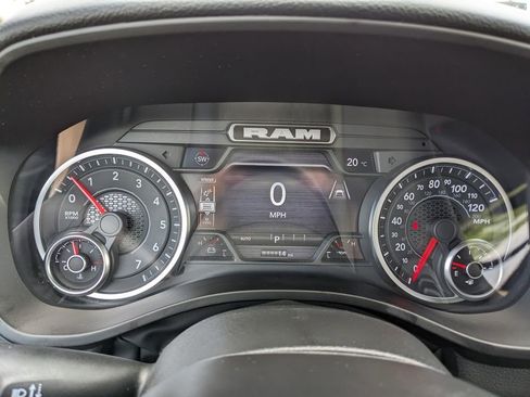 Used 2026 RAM 1500 4x4 Crew Cab image 31