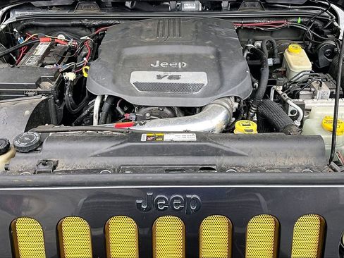 Used 2014 Jeep Wrangler Unlimited Sahara w/ Connectivity Group image 31