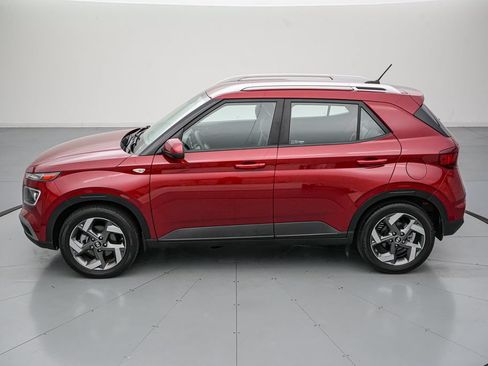 Used 2025 Hyundai Venue Limited FWD image 7