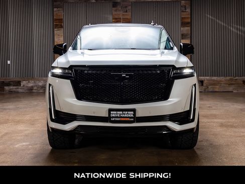 Used 2024 Cadillac Escalade Sport Platinum w/ LPO, ONYX Package AWD/4WD image 4