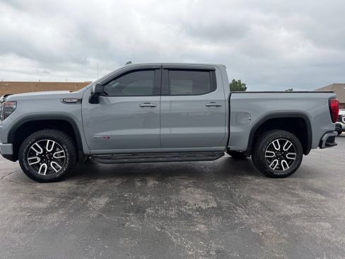 Used 2024 GMC Sierra 1500 AT4 w/ Technology Package AWD/4WD image 4