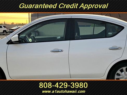 Used 2018 Nissan Versa SV FWD image 2