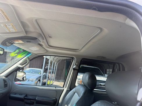 Used 2003 Ford Explorer Sport Trac XLT image 12