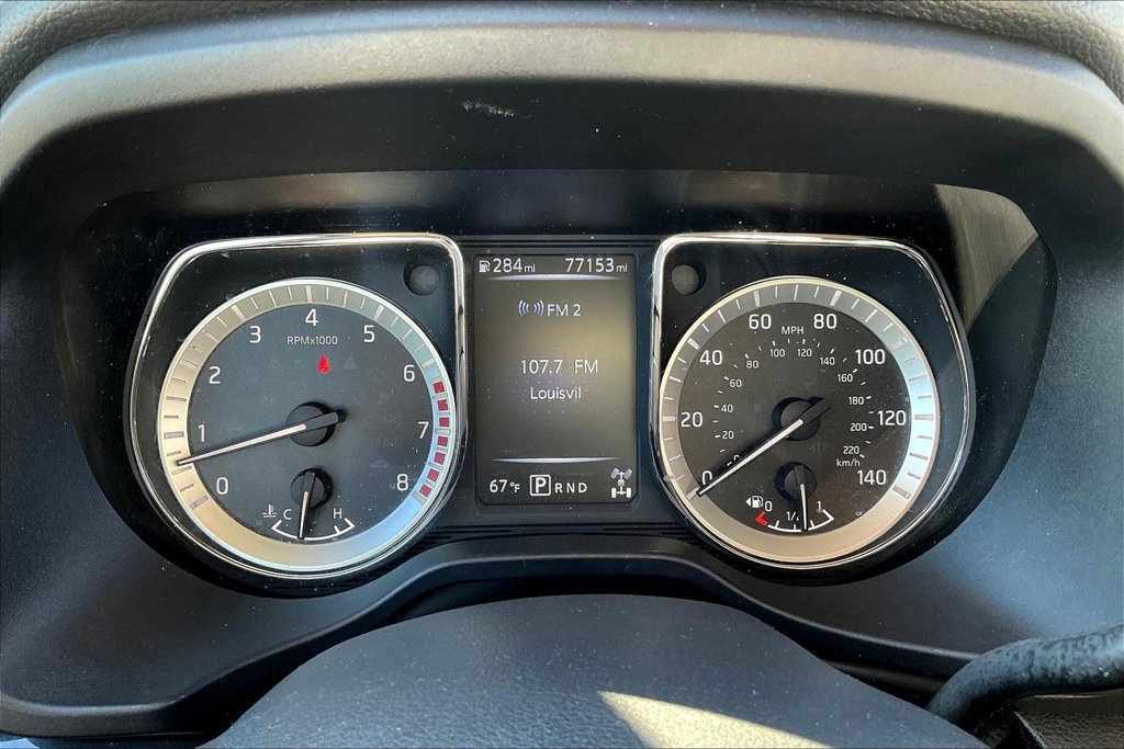 Used 2018 Nissan Titan SV AWD/4WD image 14