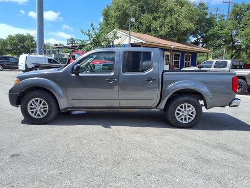 Used 2019 Nissan Frontier SV RWD image 4