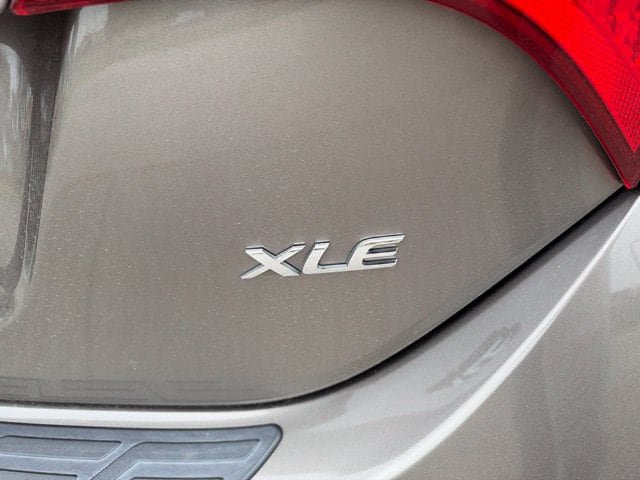 Used 2019 Toyota Corolla XLE w/ Body Protection Package FWD image 14
