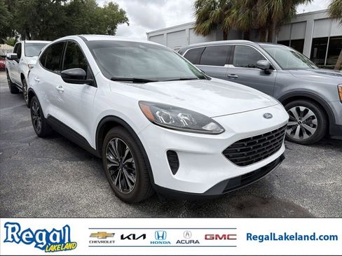 Used 2022 Ford Escape SE w/ SE Sport Appearance Package image 1