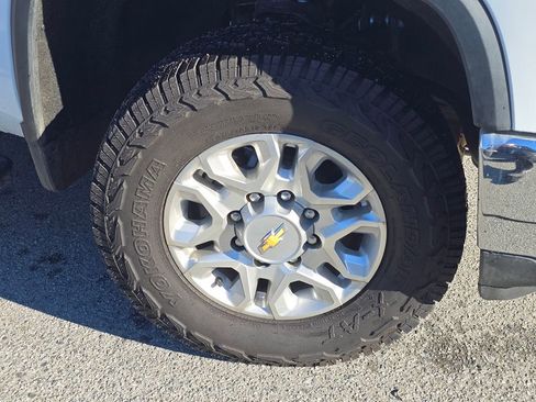 Used 2024 Chevrolet Silverado 2500 LTZ image 28