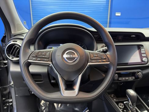 Used 2022 Nissan Kicks SV FWD image 13