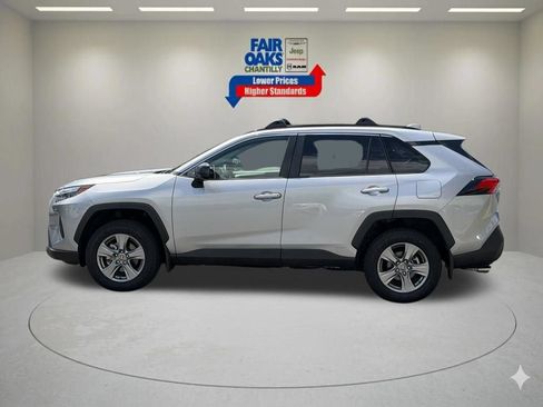 Used 2025 Toyota RAV4 LE AWD/4WD image 11