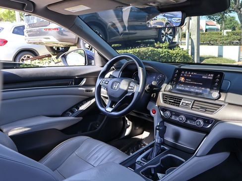 Used 2018 Honda Accord Touring image 30