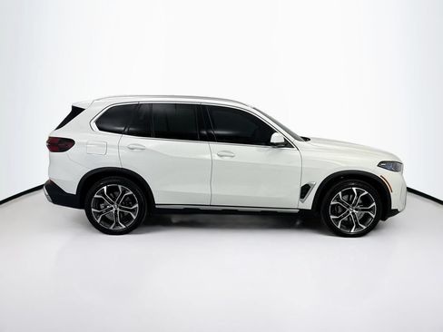 Used 2024 BMW X5 xDrive40i w/ Premium Package AWD/4WD image 4