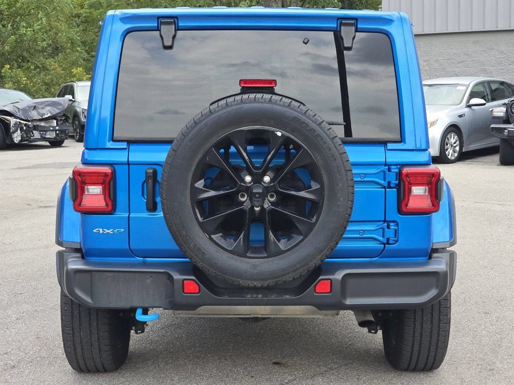 Used 2024 Jeep Wrangler Unlimited Sahara AWD/4WD image 15