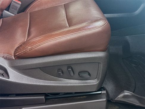 Used 2016 Chevrolet Suburban LTZ image 23