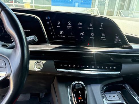 Used 2022 Cadillac Escalade Sport RWD image 24