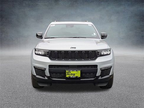 New 2025 Jeep Grand Cherokee L Limited w/ Black Appearance Package image 4