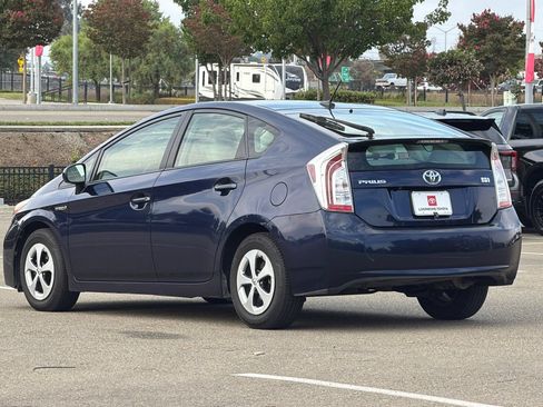 Used 2014 Toyota Prius Three w/ Solar Roof Package FWD image 6