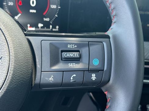 New 2025 Nissan Kicks SR image 18