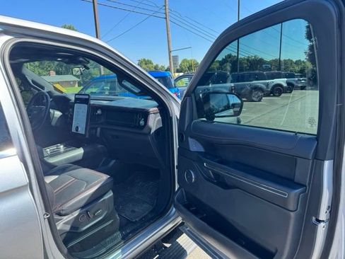 Used 2022 Ford Expedition Limited AWD/4WD image 14