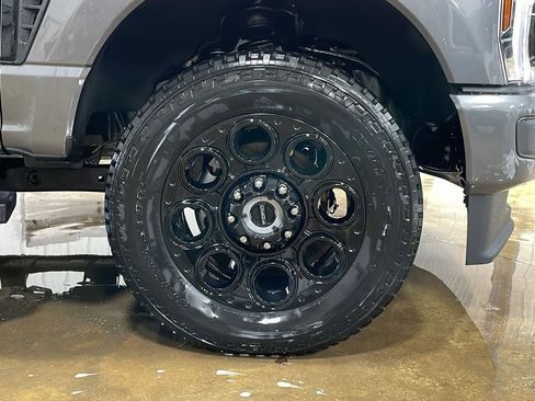 New 2026 Ford F250 Lariat w/ Black Appearance Package image 4