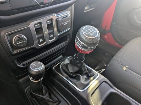 Used 2020 Jeep Wrangler Sport image 13