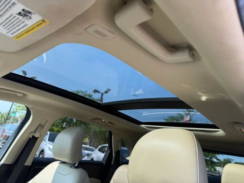 Used 2019 Ford Edge SEL w/ Equipment Group 201A AWD/4WD image 19