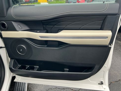 Used 2020 Ford Expedition Platinum image 21