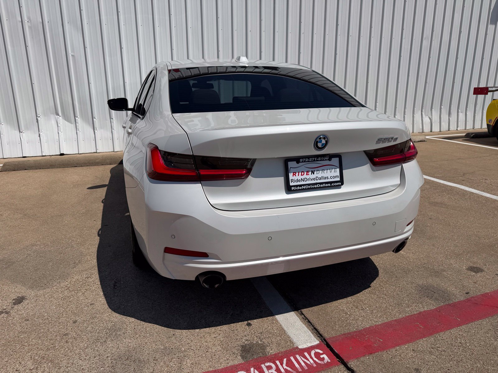 Used 2023 BMW 330e w/ Driving Assistance Package RWD image 5